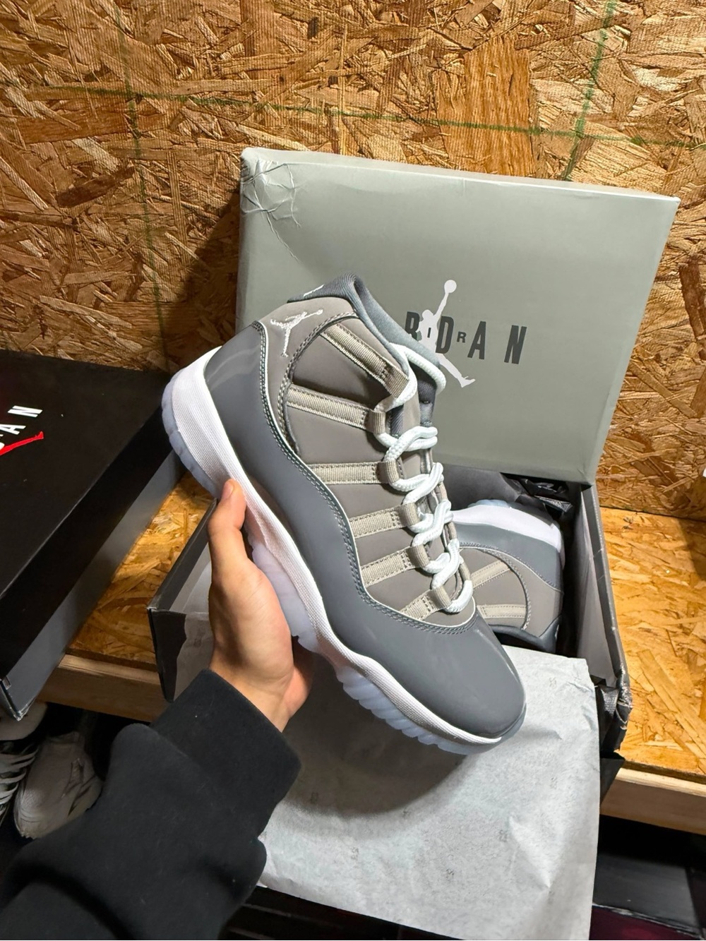 Air Jordan 11 Retro “Cool Grey” (Mens Sizes) 🩶 🤍